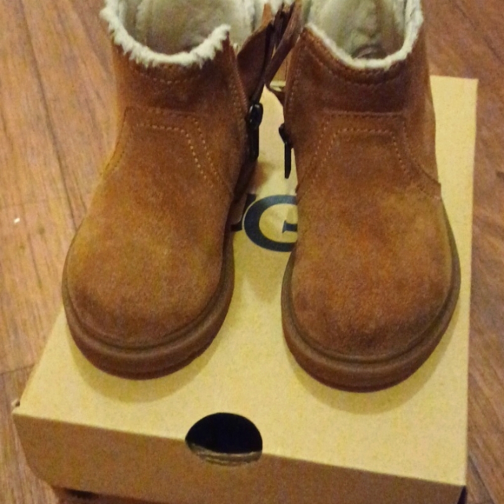 Toddler ugg boots